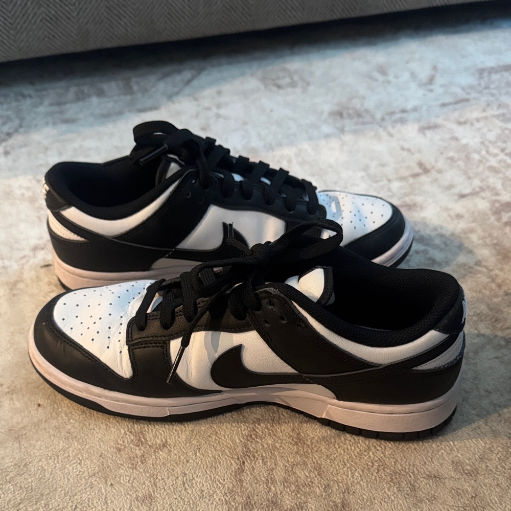 Nike Women’s Panda Dunks Size 8